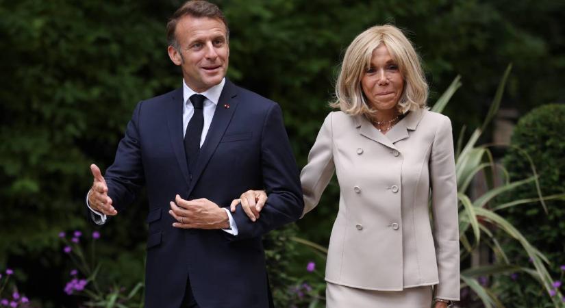 Emmanuel Macron bíróságon bizonyítaná be, hogy a felesége nő