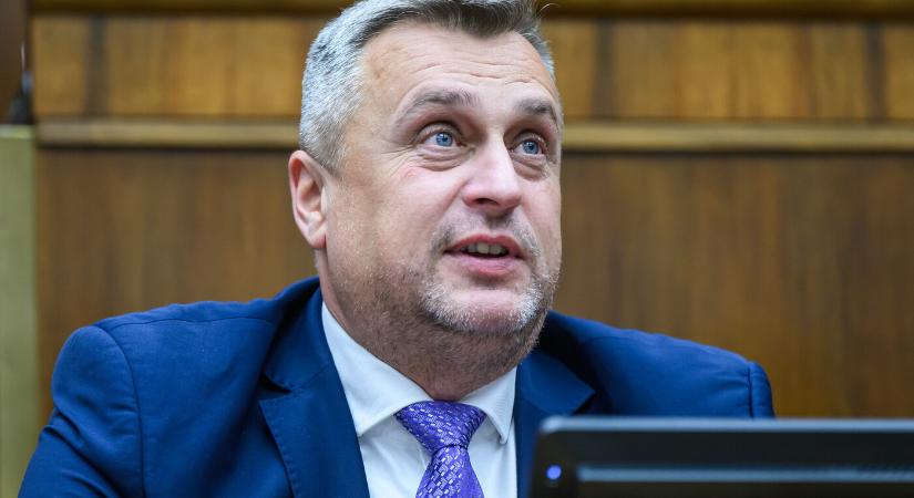 Danko váratlanul lemondott, már nem ő az SNS frakcióvezetője