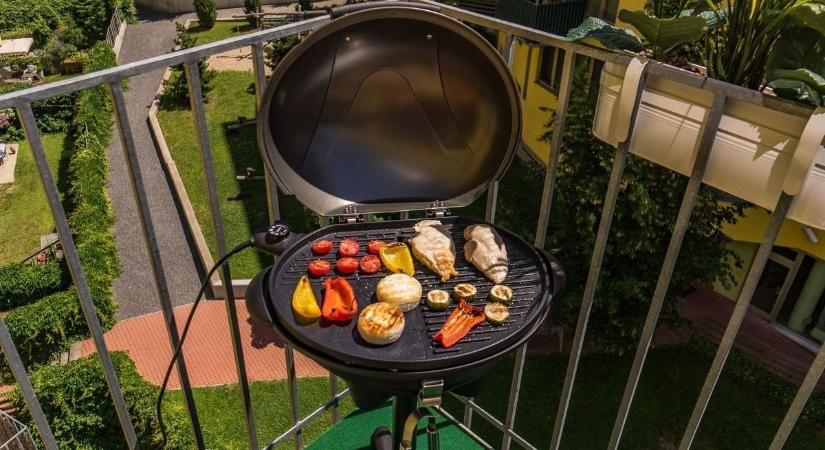 Vegyszerek nélkül is tisztává varázsolható a grillrács – tippek, trükkök a tisztításhoz