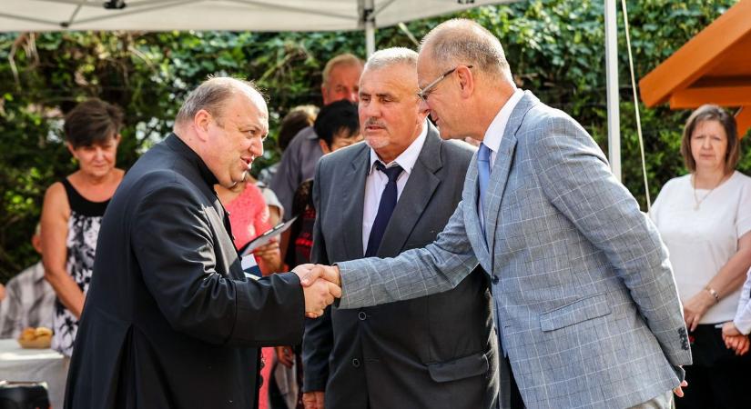 Vasútállomás, színház, 82-es út: miniszteri ígéretet kaptak a fejlesztések