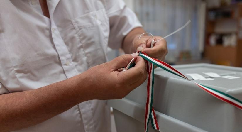 Három jelölt maradt a józsefvárosi időközin - Oláh József visszalépett a fideszes Kozma Lajos javára