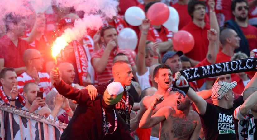 Egyenes sorok – rendőrök üzentek a DVTK szurkolóknak