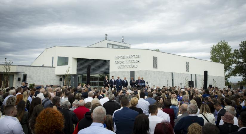 Átadták a szekszárdi uszodát, a város egyből lemondana róla