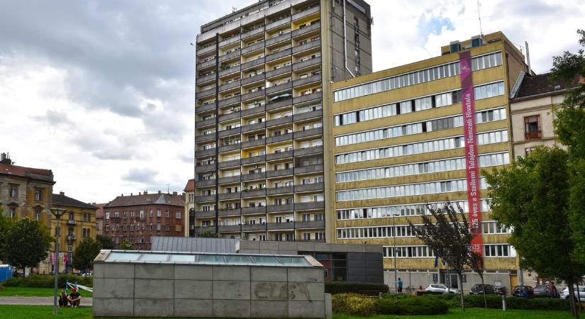 Egy neonáci banda rendszeresen vert hajléktalanokat a II. János Pál Pápa téren