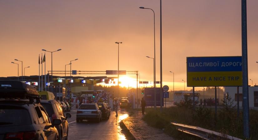 Ismét óriási torlódás alakulhat ki az EU külső határain: mindent felbolydít az új rendszer