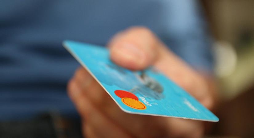 Leállás jön az egyik magyar banknál, hétvégén sok szolgáltatás nem lesz elérhető