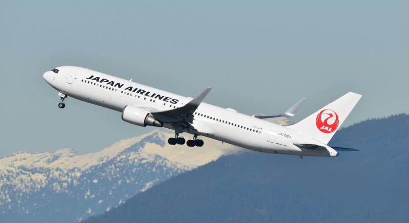 Piásan vitte volna a repülőt a Japan Airlines kapitánya, dagad a botrány a cégnél – kemény retorziók jönnek