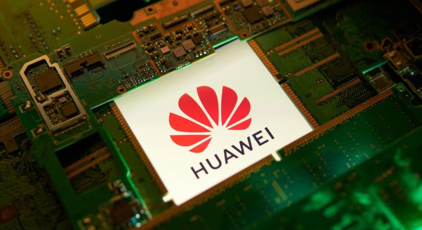Szupercsippel vágna oda a Huawei – így tüntetné el versenyhátrányát a kínai tech óriás