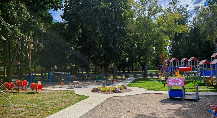 Tematikus zónák, korszerű megoldások: felújítják a kézdivásárhelyi Molnár Józsiás parkot