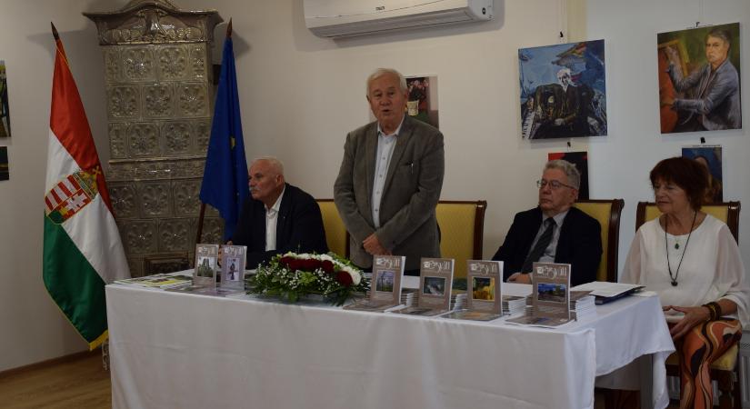 Irodalmi kilátó a beregszászi konzulátuson