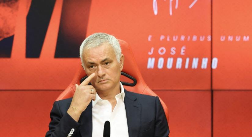 José Mourinho 21 év után újra portugál csapatot irányít