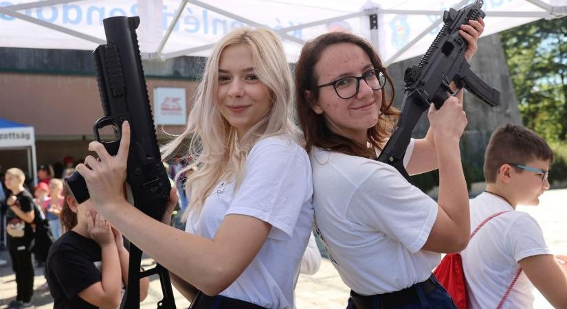 Most nem büntette, hanem jutalmazta a rendőrség a „gyorshajtást”