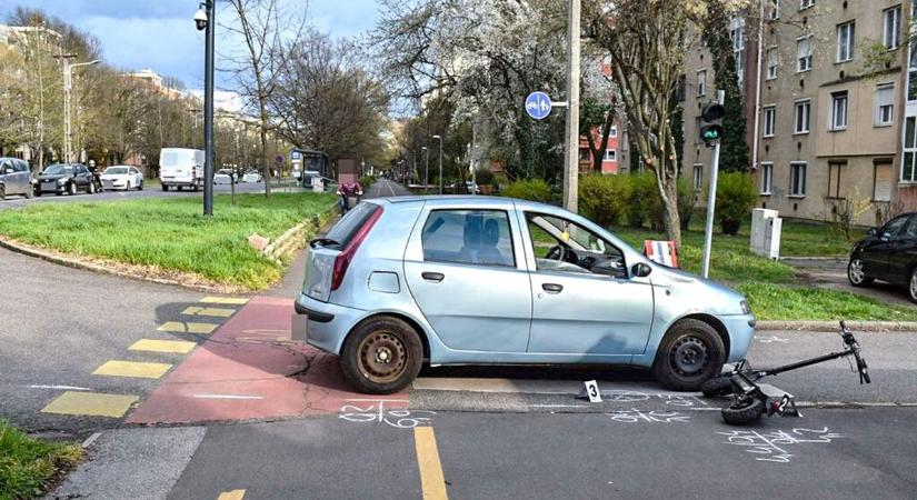 Meghalt az elektromos rolleres, akit frontálisan elgázolt egy autó ma hajnalban