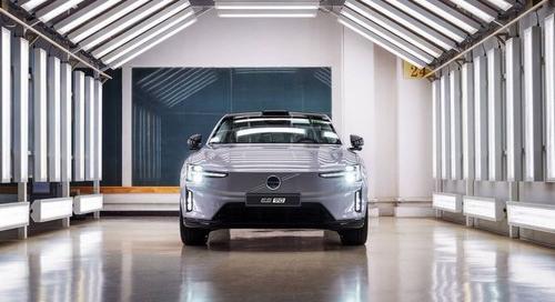 Megkezdődött az új elektromos Volvo ES90 gyártása