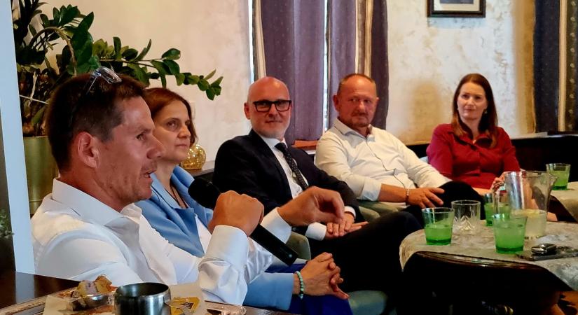 Király Zsolt: Beszéljük meg! – Fórum Dunaszerdahelyen, avagy az SaS a magyarok között