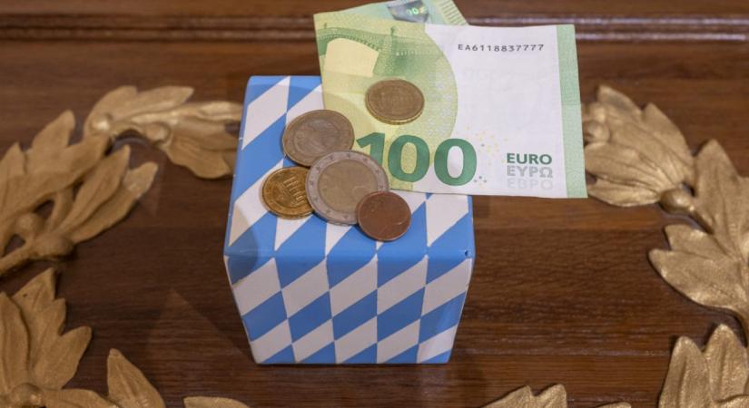 Kötelező karácsonyi bónuszt vezetne be a szlovén kormány