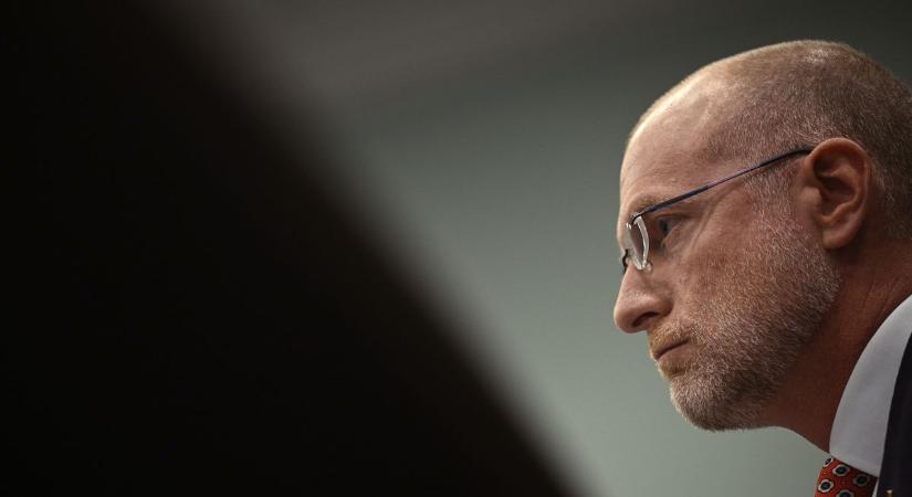 Megbuktatta Jimmy Kimmelt, most a demokraták a fejét követelik: egyre nagyobb a politikai botrány a Kirk-merénylet körül