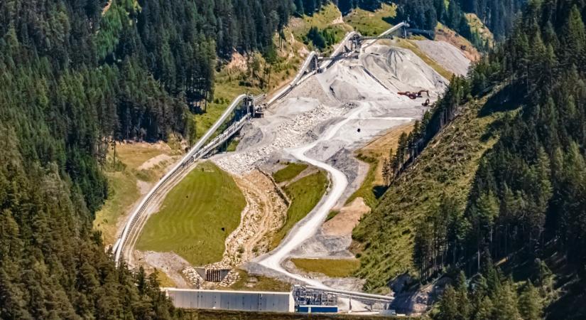 Az Alpok alatt 1400 méterrel, 64 kilométer hosszan épül a Brenner-alagút