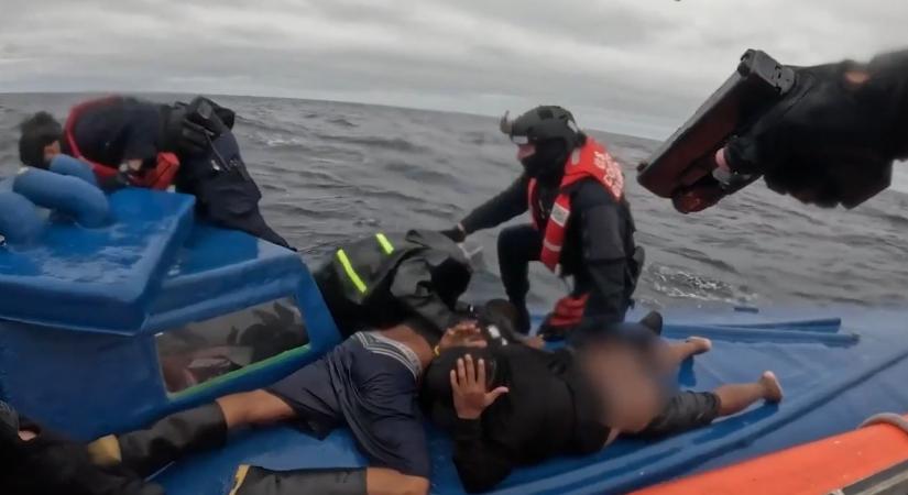 Több tonnányi kokaint foglaltak le a Pacific Viper hadműveletben – Videóval