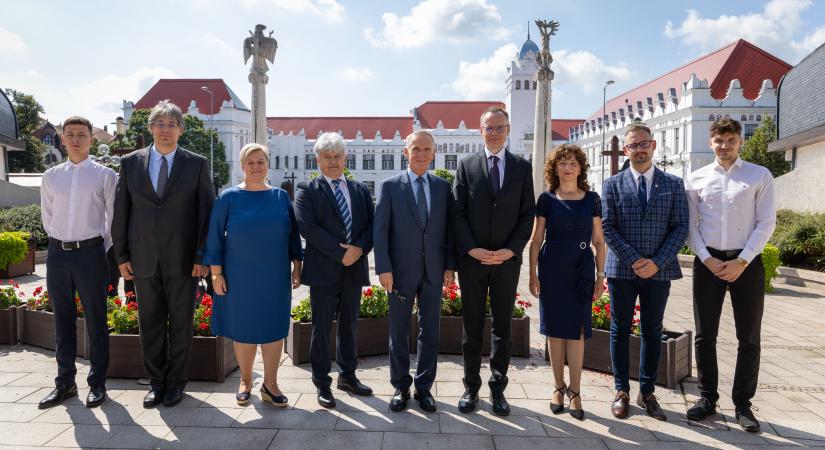 Átadták a felújított Tokaj-Hegyalja Egyetemet