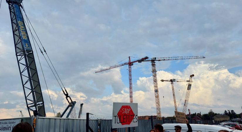 Hadházy szerint a Nagy Állami Ingatlanpanama többe kerülhetett 660 milliárd forintnál