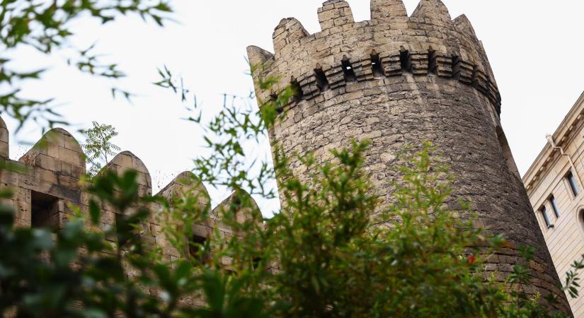 Azeri Nagydíj: A pénteki események percről percre