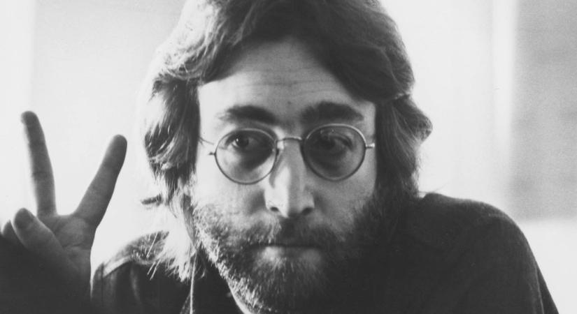 John Lennon iskolapadját el akarták tüntetni