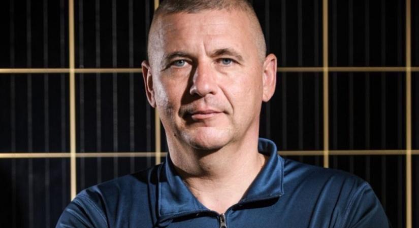 Rendőrök jelentek meg Ruszin-Szendi Romulusz otthonában