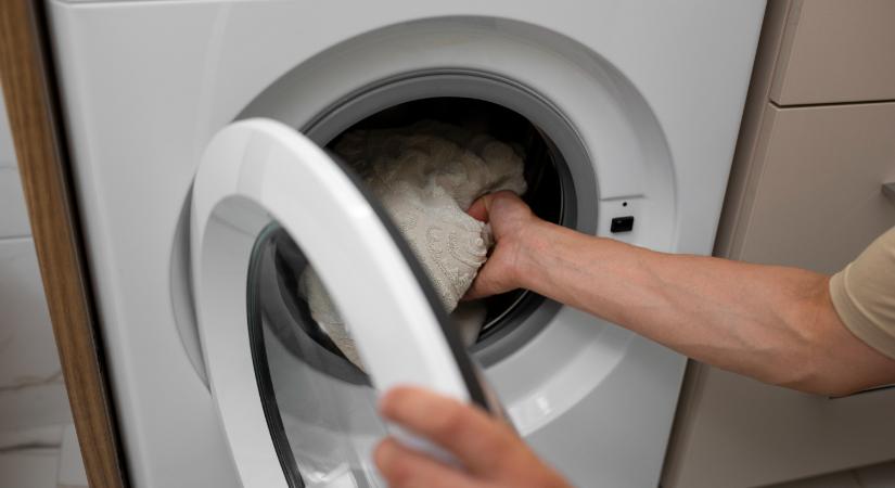 Biztonság Hete: Légy résen, mert ami elektromos, az kigyulladhat!