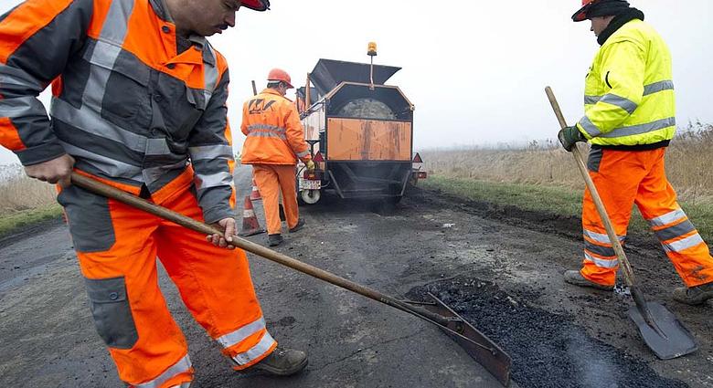 Több pénzt szánnak útfelújításra Vásárhelyen