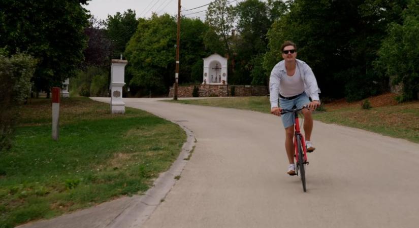 A jelen szépségéről és mulandóságáról énekel új dalában MOVA
