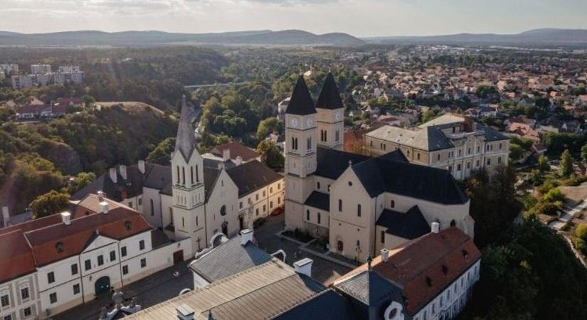 Kulisszajárás – Veszprém kulturális kincsei