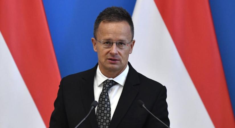 Szijjártó szingapúri gigaberuházást jelentett be Békéscsabán