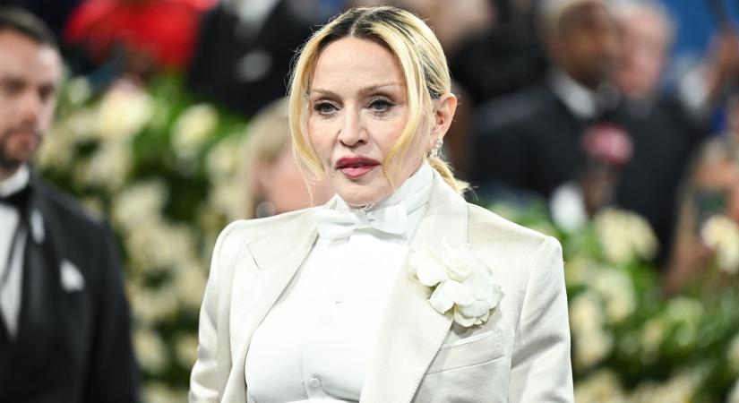 A 67 éves Madonna szinte meztelenül pózol legfrissebb fotóin