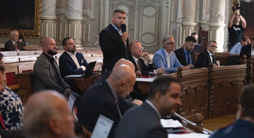 A Reök-kripta felújítását a Fidesz támogatja, Botka László közönye azonban kitart – galériával