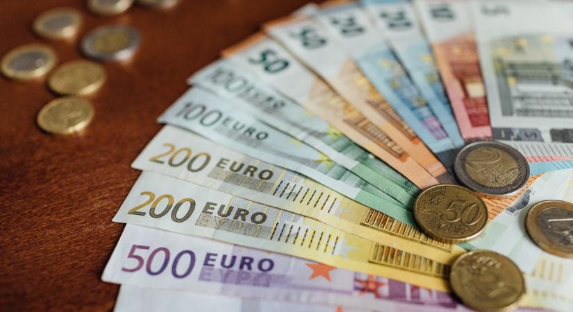 Te fizetnél már euróval Magyarországon? Ezek lennének az előnyei, na meg a hátrányai