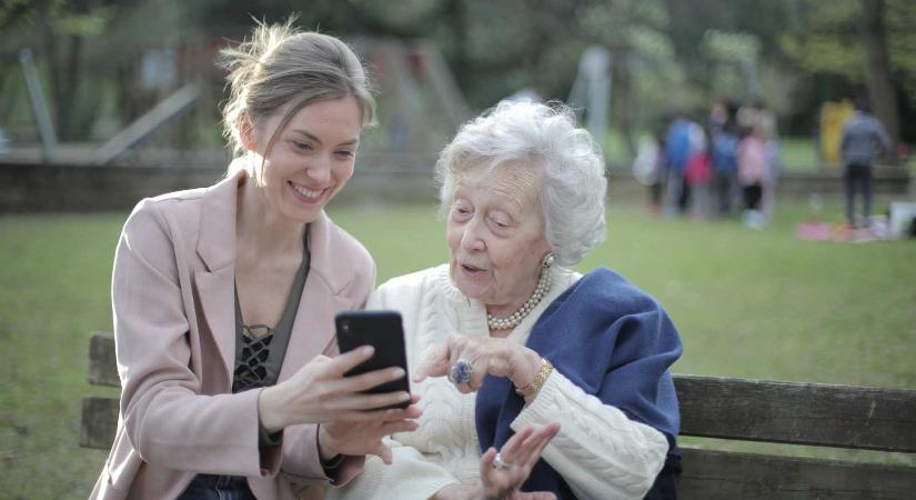 Digitális oktatás „nagyszülőknek” – Sikeres a nagyváradi képzés