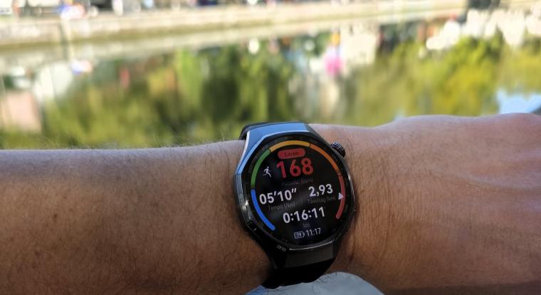 Huawei Watch GT 6 Pro teszt – csak te bírd szusszal