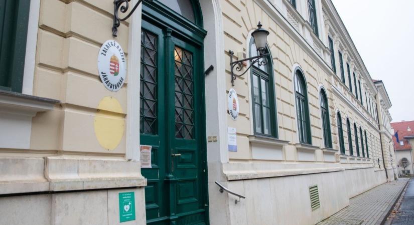 Elképesztő! A házaspár boldogan élt, 65 milliót tett zsebre, míg lakásaikban folyt az orgia