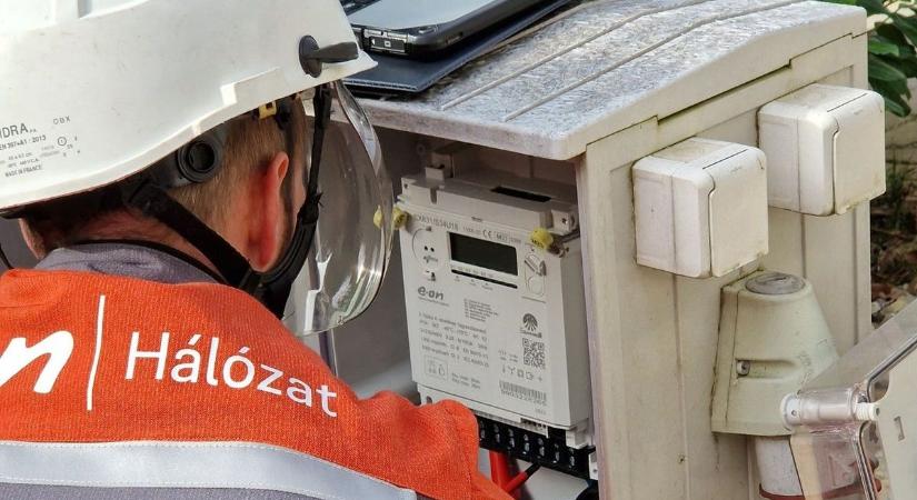 Ez rengeteg fogyasztót érinthet: a hétvégén leállás lesz az MVM-nél, de az E.ON is akadozni fog