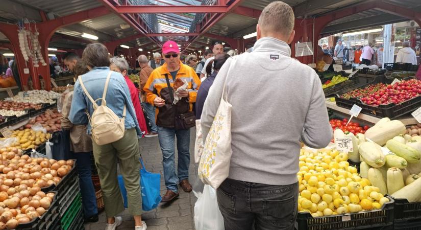 Bankot robbantott a szőlő a dunaújvárosi piacon