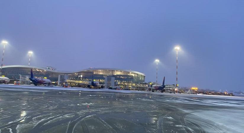 Civil drón bukkant fel Bukarestben a landoló repülőgép közelében