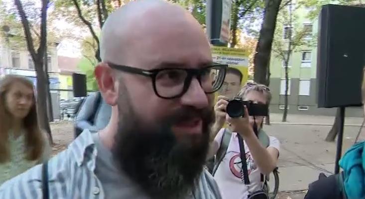 Elmenekült a Hír TV kérdései elől Balázs András  videó