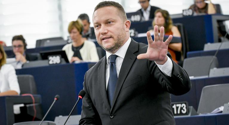 Alelnökké választotta Ujhelyi Istvánt az EP egészségügyi és szociális munkacsoportja