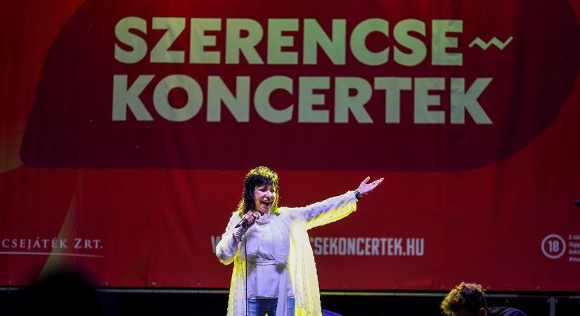 Téten sztárvendégekkel ünnepelték a hatoslottó megújulását - fotók, videók