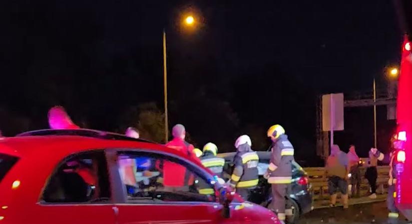Meghalt egy férfi a brutális balesetben az M3-ason