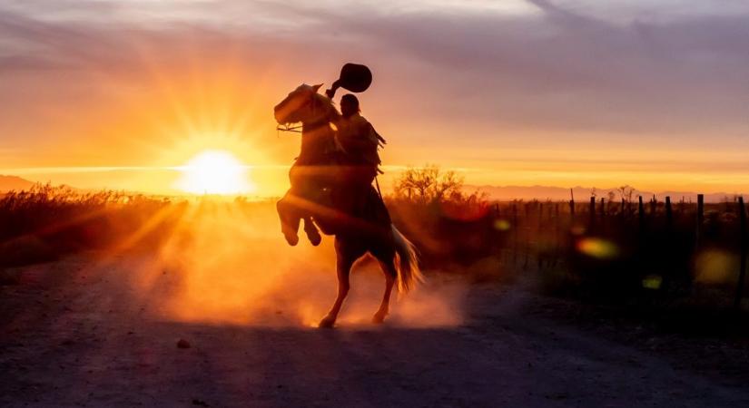 Ez most a legviccesebb western a Netflixen, egyszerűen imádjuk
