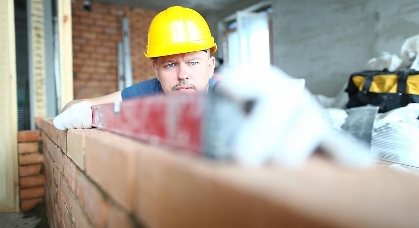 Rettentő áremelkedés, közelít a krach – Sokkoló adatok az ingatlanszektorról
