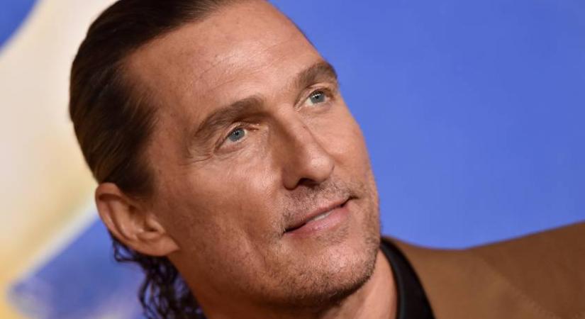 Barna bombázó Matthew McConaughey felesége: Camilával 18 éve elválaszthatatlanok