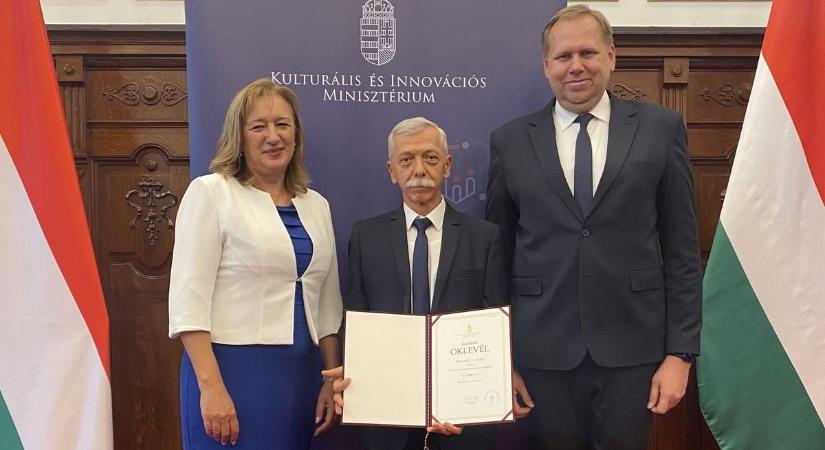 Rangos elismerést vehetett át a nyíegyházi oktató